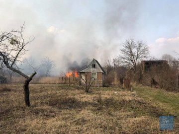 Поблизу Нововолинська горів дачний масив. ФОТО. ВІДЕО