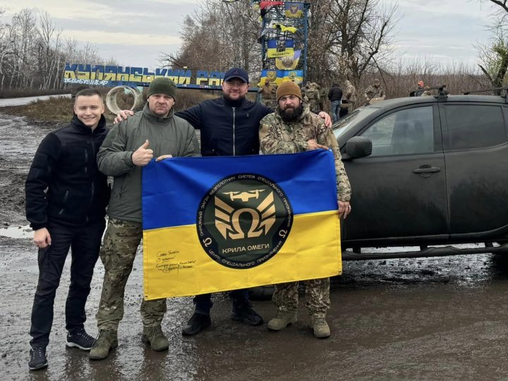 Працівники Луцькради купили позашляховик для воїнів-захисників. ФОТО