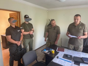 На Волині затримали на хабарі заступника начальника військкомату