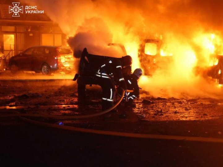 Вночі російський дрон вдарив у житловий квартал у Сумах