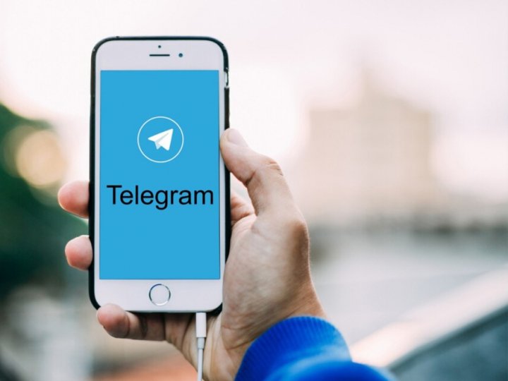 Зеленський не має Telegram на своєму телефоні: розвідка попередила його про загрози ще у 2022-му, — NYT