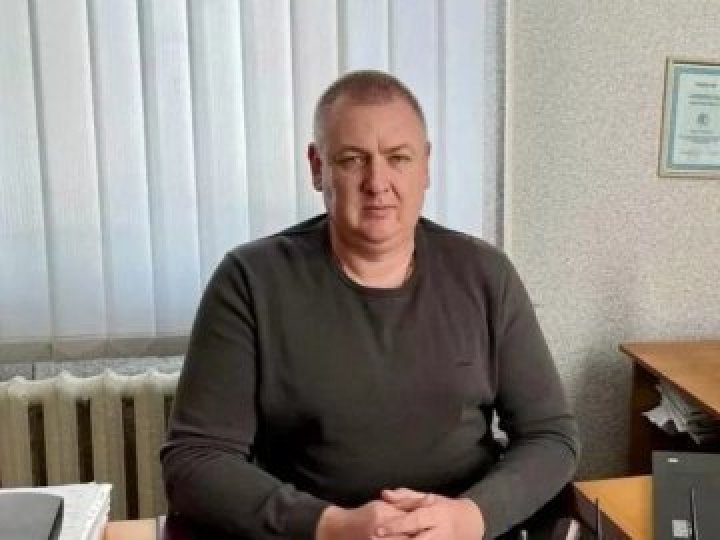 Колишній депутат, який втік за кордон, продає хату на Волині