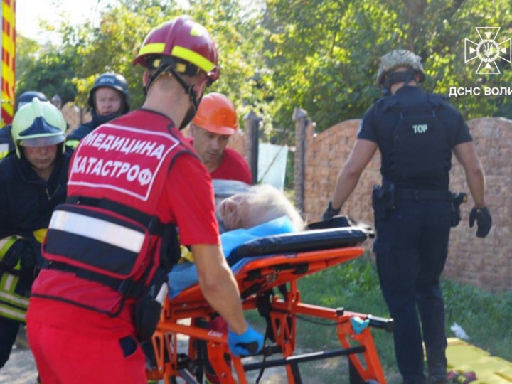 Волинські рятувальники показали, як працюють на місцях ворожих ударів