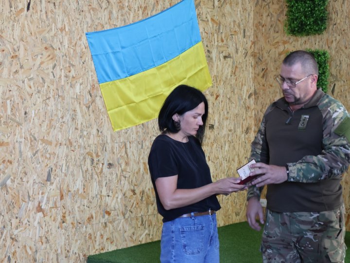 Дружині загиблого Героя з Волині, підполковника Юрія Стебленка вручили його посмертну нагороду