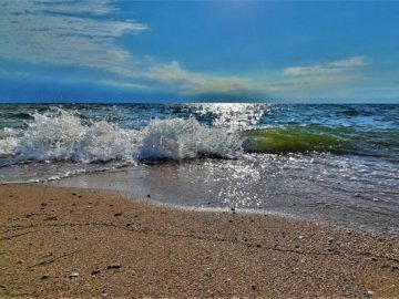 У Маріуполі море відійшло від берега на сотні метрів