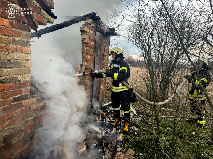 На Волині горіли житловий будинок, дача та сіно