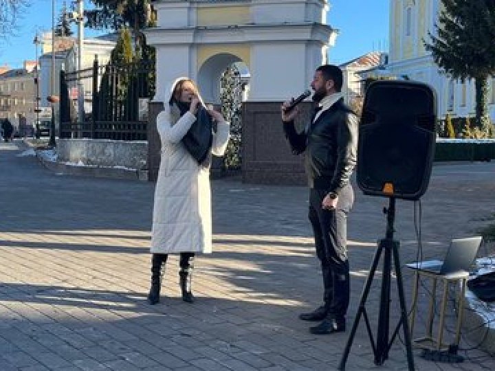 Волинський священник із дружиною зібрали 400 тисяч для українських воїнів. ВІДЕО