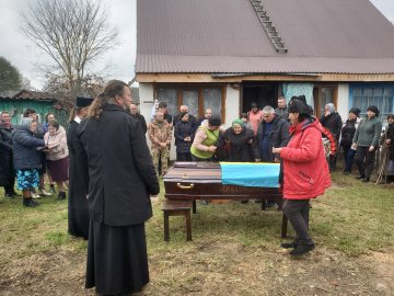 У Маневицькій громаді попрощалися з полеглим Героєм Олександром Захарчуком