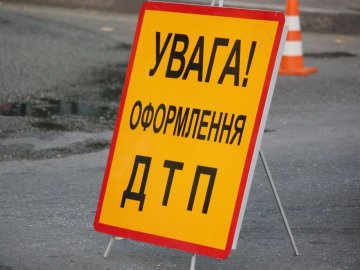 Автомобіль обленерго потрапив на Волині в аварію