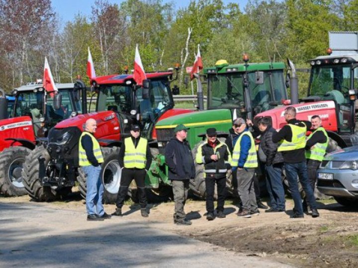 Польські фермери почали страйк біля кордону України