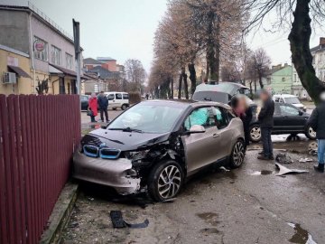 У Луцьку зіткнулися два легковики. ФОТО