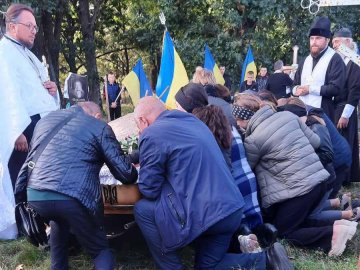 На Волині попрощалися із Героєм Сергієм Мельником, який загинув на Покрову