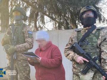 СБУ затримала інформаторку рф, яку «завербував» її власний син-бойовик «ДНР»