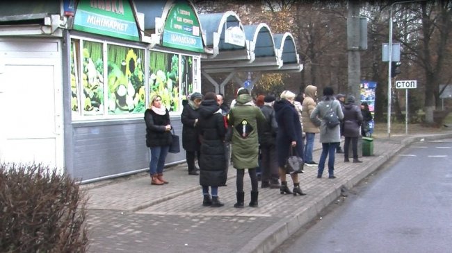 У Луцьку сьогодні не вийшли на маршрути понад 100 автобусів 