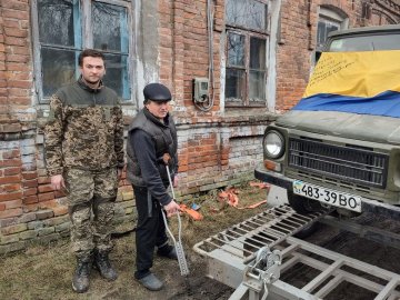 «Волинянка» від волинянина: чоловік віддав власний автомобіль військовим