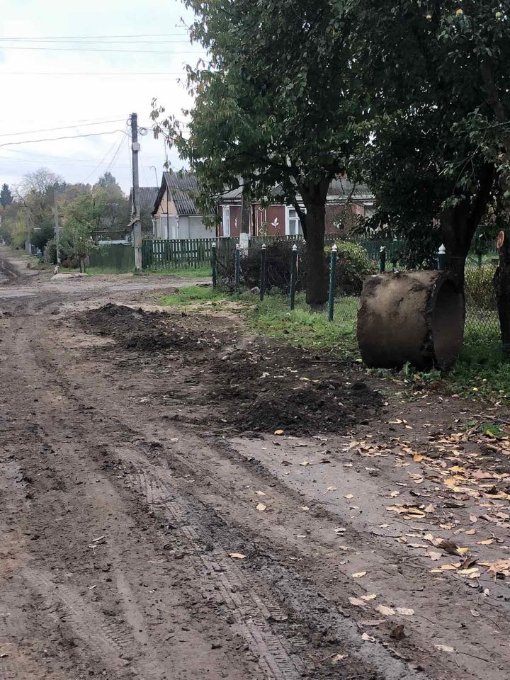 Після ремонту водогону вулиця у Нововолинську перетворилась на болото. ФООТО