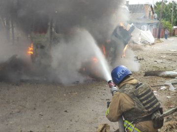 Росіяни обстріляли рятувальників, які гасили пожежу. Є поранені