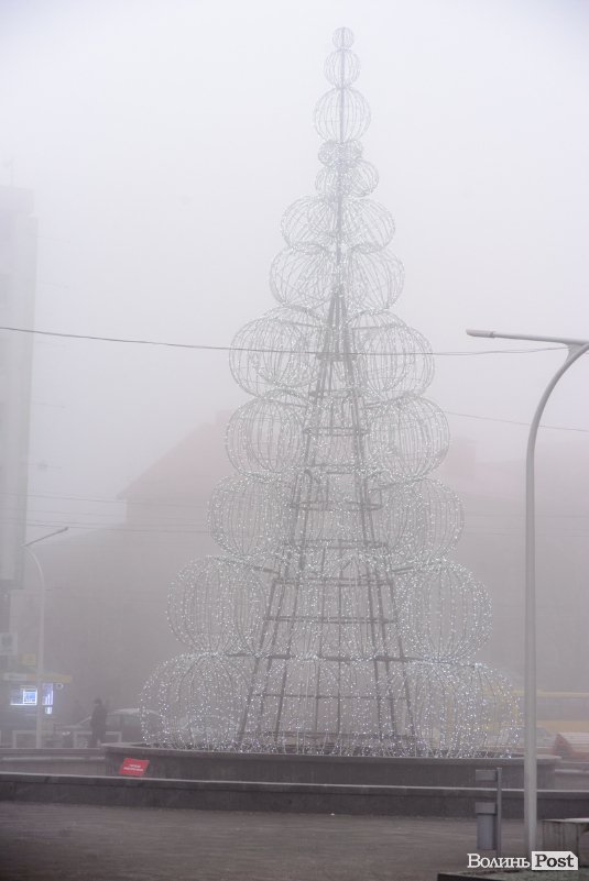 Ранковий Луцьк – у туманному полоні. ФОТОРЕПОРТАЖ 