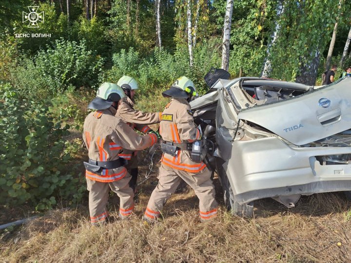 ДТП на Волині: водійку деблокували рятувальники