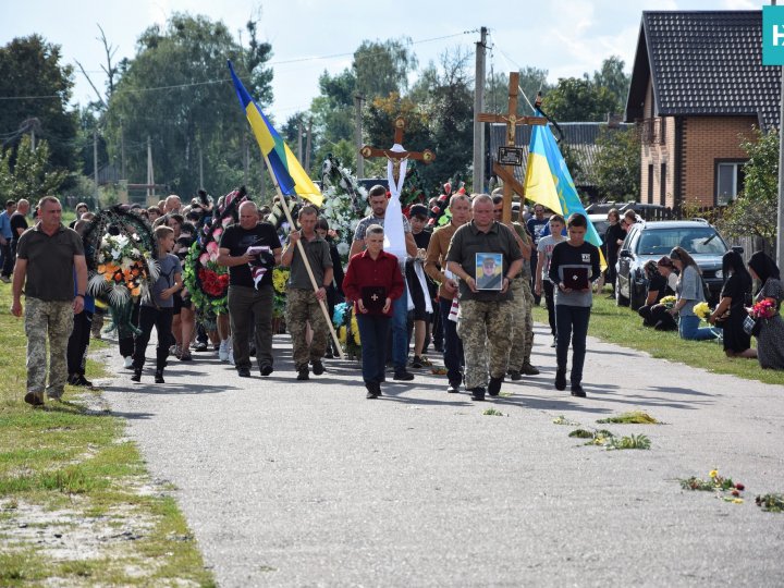 Волиняни провели в останню путь Героя Василя Канюку