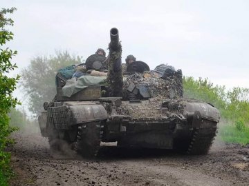 На Бахмутському напрямку під щільним вогнем артилерії ворога ЗСУ успішно відбили всі атаки, — Генштаб