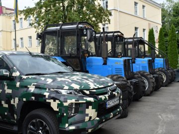 Для облаштування кордону на Волині військовим передали спеціальну техніку