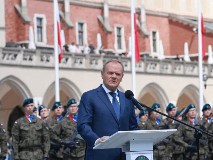 Туск спростував, що Польща розглядає відправлення своїх військ в Україну