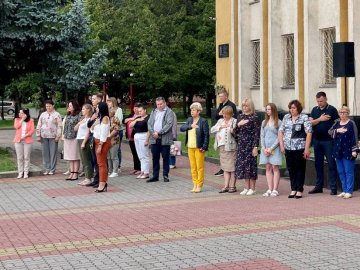 Відсьогодні у місті на Волині щодня вшановуватимуть хвилиною мовчання загиблих Героїв