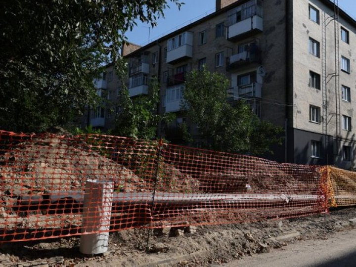 На проспекті Волі у Луцьку замінюють тепломережу протяжністю понад тисячу метрів