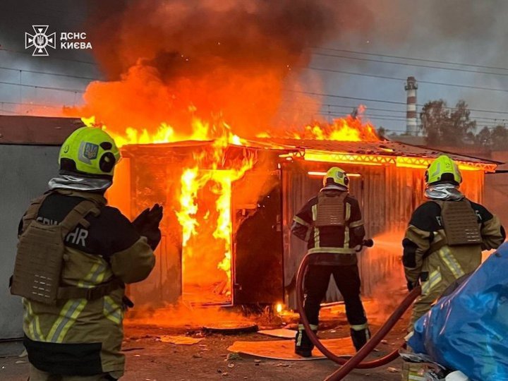 Росія атакувала Київ крилатими й балістичними ракетами: є падіння уламків у різних районах