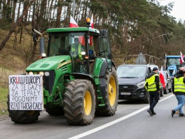 Поляки заблокували рух вантажівок через «Рава-Руську – Гребенне»