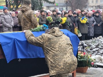 На Волині попрощались із 39-річним Героєм Сергієм Оніщуком