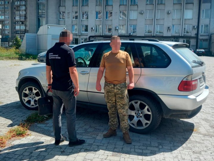 На Волині передали ЗСУ незаконно ввезені автівки