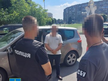 «Вирішував» військовозобов'язаним виїзд за кордон – заступнику голови селищної ради на Волині повідомили про підозру.  ФОТО