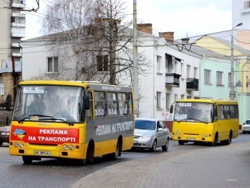 Луцькі дачники домоглися від Романюка продовження маршруту №4