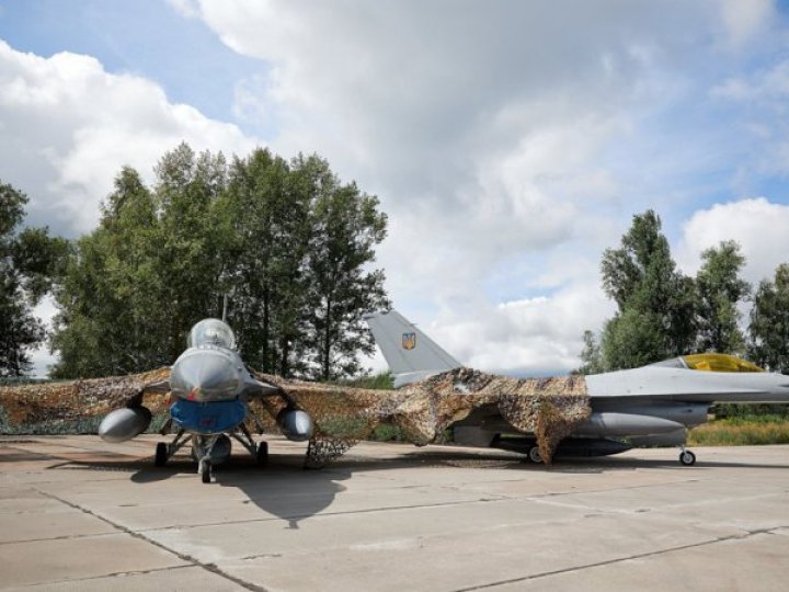 Винищувачі F-16 для України оснастили системою раннього попередження про ракетний напад